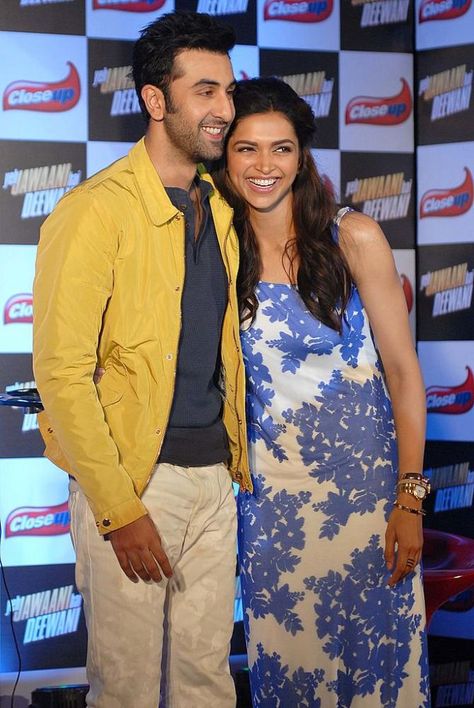 The Bollywood actors, Ranbir Kapoor and Deepika Padukone were once one of the leading couples in the film industry. The ex-lovebirds used to break headlines with their mushy date outings and appearances at award functions. It was during the shooting of their film, Bachna Ae Haseeno, that they fell in love with each other. Ranbir and Deepika were in a relationship for almost two years, from 2008 to 2010. During that time, Deepika even got inked with her then-boyfriend, Ranbir’s initials ‘RK’, on Bachna Ae Haseeno, Post Breakup, Koffee With Karan, Mumbai Airport, Shruti Hassan, Professional Event, Karan Johar, Ranveer Singh, Sonam Kapoor