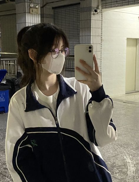 School Outfits With Glasses, Yn In School, Yn Pictures School, Korean Girl Uniform, Ulzzang Girl School Uniform, Chinese School Uniform Girl, Douyin Bangs, Korean Student Uniform, Korean School Uniform Girls