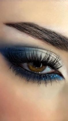 Blue Eyeliner Looks, Navy Blue Makeup, Navy Makeup, Pirate Makeup, Masquerade Makeup, Hoco Makeup Looks, Wedding Makeup Blue, Black Eye Makeup, Christmas Eye Makeup