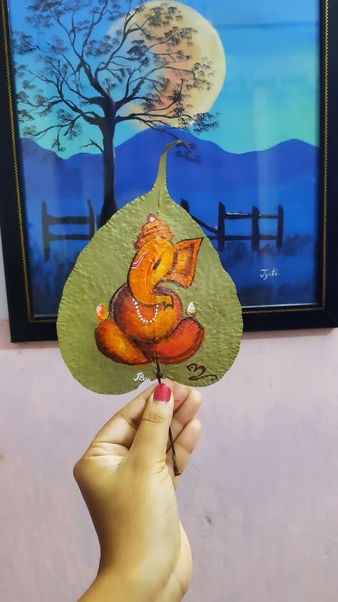 Peepal Leaf Art, Peepal Leaf, Leaf Art Diy, Painting With Acrylics, Birth Art, Ganapati Decoration, Ganesha Art, Flats Outfit, Angel Painting