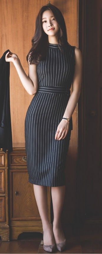 Women Club Dresses, डिजाइनर कपड़े, Striped Bodycon Dress, Dresses Style, Summer Work Outfits, Elegante Casual, Work Attire, Mode Inspiration, Outfit Casual