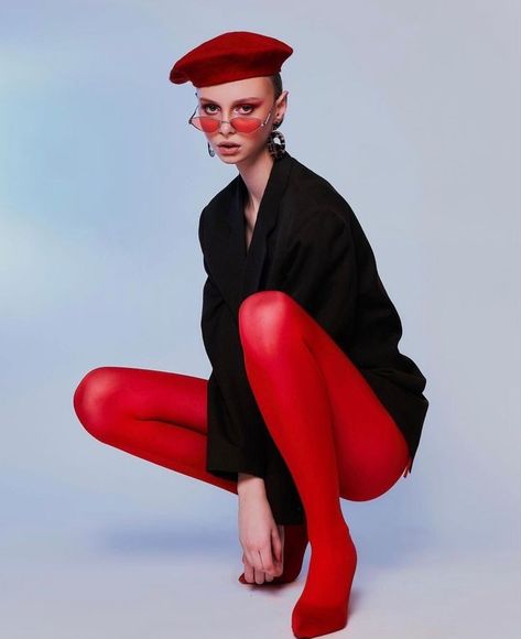 Fashion Inspo Photoshoot, Red Editorial Photography, Editorial Fashion Outfit, High Fashion Studio Shoot, Editorial Poses Women, Red Photoshoot Aesthetic, Red Outfit Photoshoot, Pose Modelle, Fashion Editorial Poses