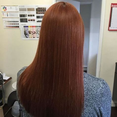 dark auburn straight hair Auburn Red Hair, Red Hair Looks, Auburn Balayage, Auburn Color, Dark Auburn, Hair Color Caramel, Long Face Hairstyles, Hair Color Auburn, Long Red Hair