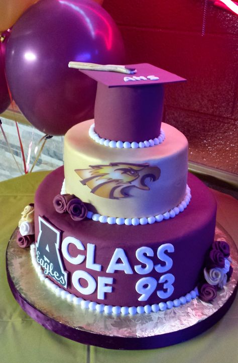 20 year High School Reunion Cake Reunion Cake Ideas High School, School Reunion Cake Ideas, High School Reunion Cake Ideas, Class Reunion Cake Ideas, Reunion Cake Ideas, Class Reunion Cake, 20th Anniversary Decorations, Highschool Reunion, School Reunion Decorations