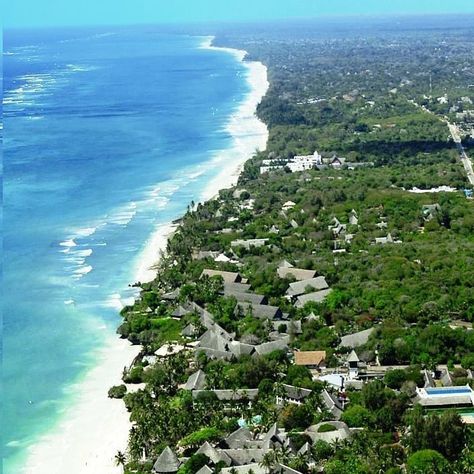 25 km long strech of fantastic white beaches & turquoise Indian Ocean Diani Beach, South Coast of Kenya Diani Beach Kenya, India Places, Diani Beach, Mombasa Kenya, Kenya Travel, Cap Vert, Kenya Safari, Mombasa, Holiday Villa