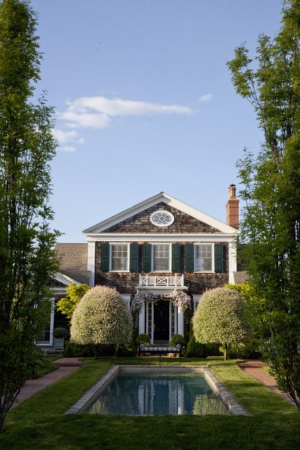 Take In Beautiful, Rich Design-- The Annual East Hampton House & Garden Tour East Hampton Houses, House In The Hamptons, Hampton Garden, Hamptons Aesthetic, Boston Design, Hampton House, Cellar Design, Hamptons House, Garden Tours