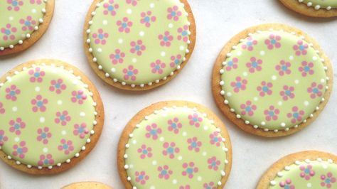 Sweetambs Cookies, Sugar Free Icing Recipe, Chalkboard Cookies, Sugar Free Icing, Dot Flowers, Wet Flowers, Simple Cookie, Cookie Decorating Supplies, Decorate Cookies