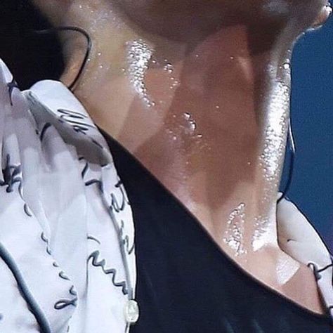 Jungkook Sweating, Jungkook Neck, Rp Post, Edward Styles, Foto Jungkook, Bts Taehyung, Kim Seokjin, Bts Jungkook, Kim Namjoon