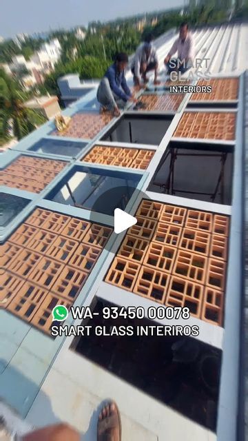 Open Balcony Design, Skylight Courtyard, Showroom Entrance, Office Glass Partition, Partition Office, Spider Glass, Jalli Design, Roof Skylight, Glass Balcony