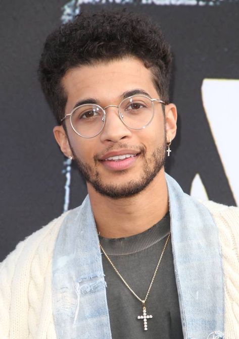 Jordan Fisher Work It, Edgar Bones, Ladybug Characters, Jordan Fischer, Barber Pictures, Jordan Fisher, Andrew Christian, Jamie Campbell Bower, Chic Hairstyles