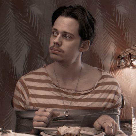 Aesthetic Bill Skarsgard Villains, Just Keep Breathing, Comedy Scripts, Keep Breathing, Hot Characters, Billy Boy, Bill Skarsgard, Low Quality, Of My Life