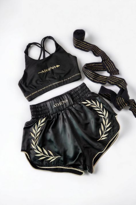 Muay Thai Outfit, Boxing Outfit For Women, Kickboxing Outfit, Muay Thai Women, Boxing Outfit, Thai Boxing Shorts, Chic Activewear, Boxing Clothes, Muay Thai Shorts