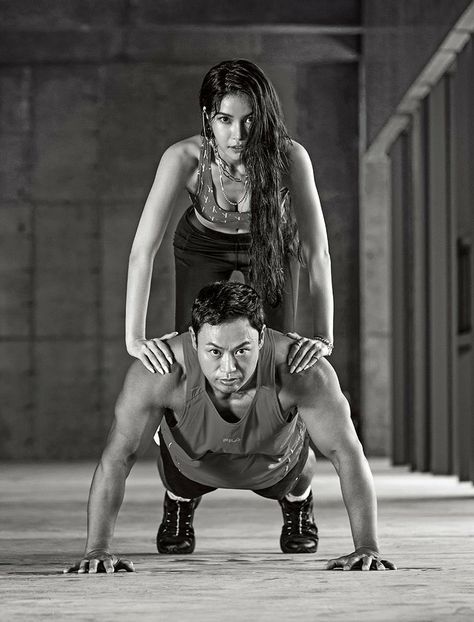 Fit Couples Pictures, Crossfit Couple, Athletic Couples, Men's Health Magazine, Workout Photoshoot, James Fridman, Gym Photoshoot, Gym Couple, Gym Photography