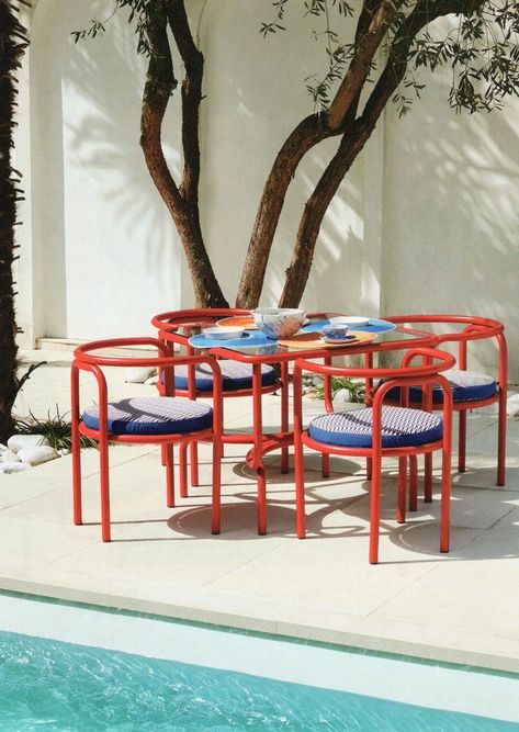 Outdoor Styling Ideas, Exterior Furniture Design, Colourful Outdoor Furniture, Different Chairs, Colorful Outdoor Furniture, Seventies Style, Colorful Apartment, Timeless Interiors, Interiors Dream