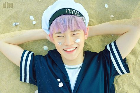 NCT DREAM WE YOUNG Chenle Nct Dream We Young, Nct Dream Chenle, Nct Dream Members, Nct Chenle, Valentine Photography, Dream Baby, Nct 127, Nct Dream, Boy Bands