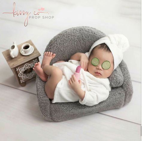 Bebê no SPA Foto Newborn, Baby Kostüm, Pumping Moms, Baby Sleep Problems, Foto Baby, Baby Arrival, Pregnant Mom, Newborn Pictures, Baby Hacks