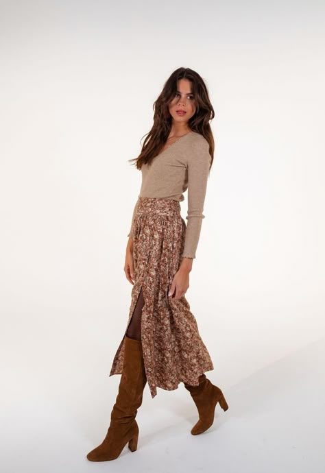 Hippie Fall Outfits, Earthy Fits, Closet Upgrade, Rok Outfit, Look Boho Chic, Looks Country, Patterned Skirt, Nashville Outfits, Fall Inspo