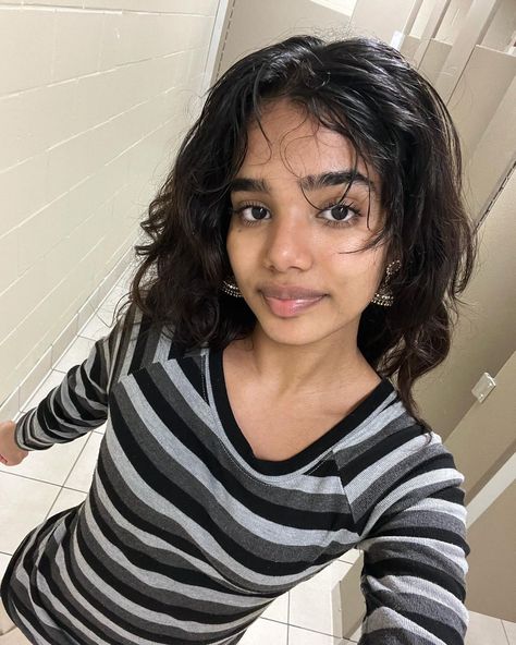 Fresh Face, Brown Girl, Cosplay Outfits, Feminine Energy, These Girls, Girl Face, People Around The World, Simple Makeup, Face Claims