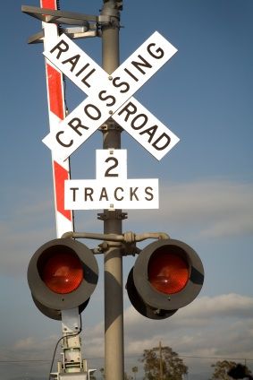 Model Railroad Crossing Gates Rail Road Crossing Sign, Railroad Lights, Yield Sign, Train Crossing, Road Crossing, Railroad Crossing Signs, Train Photo, Train Light, Railroad Crossing