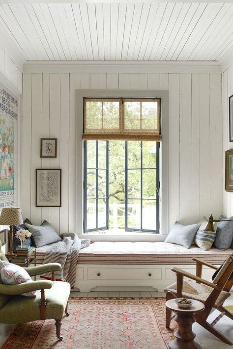 window seat ideas Comfortable Window Seat, Large Window Seat, Shabby Chic Caravan, Bay Window Seat Cushion, Window Seat Ideas, Cozy Window Seat, Bay Window Seat, Green Windows, Window Seats