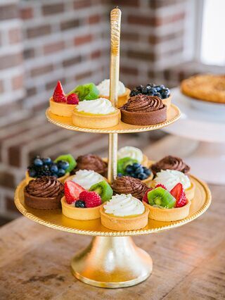 The Best Southern Wedding Food Ideas Wedding Tart, Southern Wedding Food, Wedding Food Catering, Gourmet Breakfast, Chicken And Biscuits, Mini Tart, Special Desserts, Dessert Options, Fancy Desserts