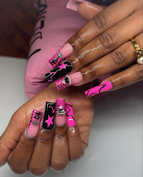 Hot Pink And Black Nail Ideas, Hot Pink Junk Nails, Rockstar Nails Aesthetic, Nails Acrylic Summer 2024, Black And Pink French Tip Nails, Black And Pink Nail Designs, Nails Pink Black, Nails Moon, Dark Pink Nails