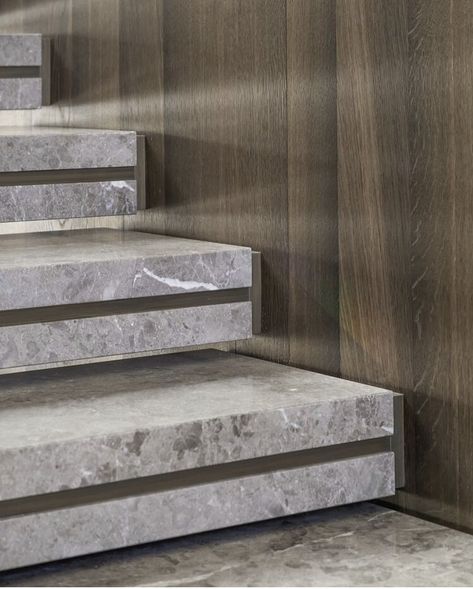 Entry Stairs Design, Stairs Handrail Design, Marble Staircase Design, Stairs Concrete, Stairs Cladding, Staircase Interior Design, Concrete Staircase, Staircase Design Modern, Stair Design