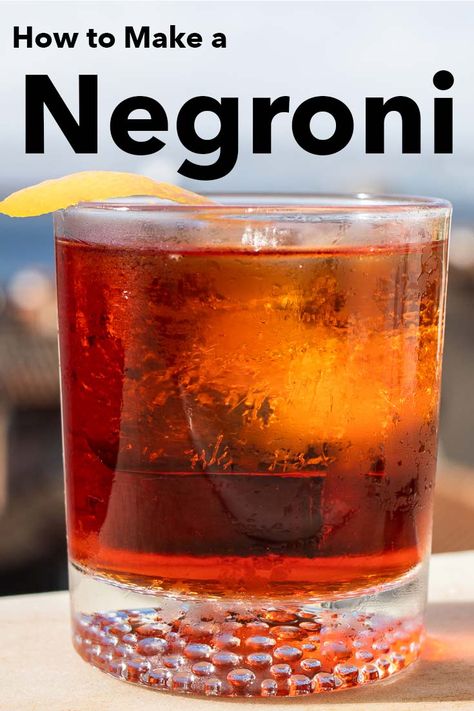 Campari Negroni, Negroni Cocktail Recipe, Campari Cocktails, Caipirinha Cocktail, Negroni Recipe, Negroni Cocktail, Italian Drinks, Italian Cocktails, Cocktail Drinks Alcoholic