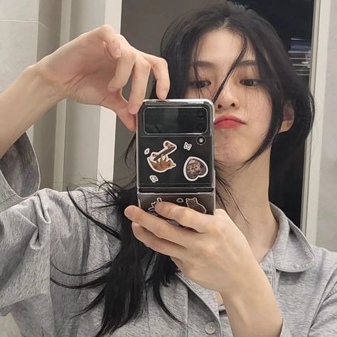 Han Soo Hee Wallpaper, Han So Hee Aesthetic Wallpaper, Han So Hee, So Hee, Bare Face, Latest Instagram, Tolu, Korean Actresses, Kdrama Actors