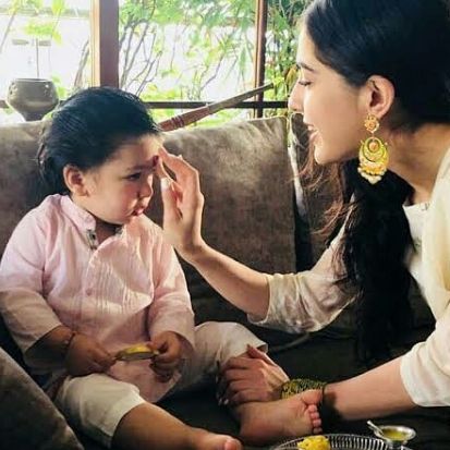 bollywoodspice.ig's profile picture bollywoodspice.ig #TaimurAliKhan has a nickname for #SaraAliKhan and it is sure to leave you in splits!  This is what #Taimur calls sister #Sara Ali Khan and it's hilarious!  #KareenaKapoor and #SaifAli Khan’s adorable son #TaimurAliKhan has a #tremendous #fan following across the nation and on social media. And his half-sister Sara Ali Khan is no exception. She too adores the Chota Nawab. Taimur Ali Khan, Glamour World, Hindi Actress, Skin Science, Natural Weave, Sara Ali Khan, Sushant Singh, Let Your Hair Down, Hand Woven Textiles