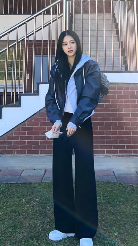 Ulzzang Winter Outfits, Ulzzang Outfit Korean Style, Kpop Outfits Casual, Ootd Tomboy, Korean Fits, Korean Outfit Street Styles, Japan Outfit, Clueless Outfits, Korean Casual Outfits