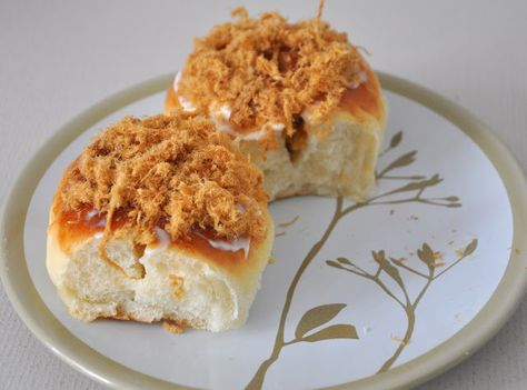 The Baking Bee: Breadtalk Pork Floss Bun Recipe? Chicken Floss Bun, Beginners Baking, Purple Bread, Asian Bread, Chicken Floss, Bun Recipes, Pork Floss, Recipes With Yeast, Fluffy Bread