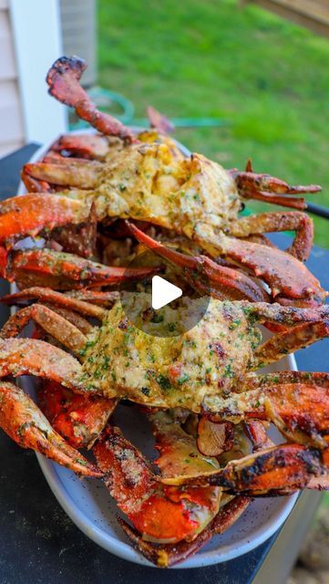 Seafood Network🦞🦐🦀🦑🐙🍤 on Instagram: "Oven-broiled blue crab perfection! 🦀  @therealediemarie   𝑰𝒏𝒈𝒓𝒆𝒅𝒊𝒆𝒏𝒕𝒔: 🦀 Uncooked blue crab 🦀 Butter 🦀 Parsley 🦀 Thyme 🦀 Habanero pepper (or hot sauce) 🦀 Fresh garlic 🦀 Old Bay 🦀 Onion and garlic powder 🦀 Black pepper 🦀 Fresh Squeezed Lemon Juice 🦀 Splash of your favorite beer    Directions: 1. If you have a live crab, be sure to place them in an ice bath or the freezer for 45 minutes to paralyze them before cracking them open.  2. Next, lift the flapper piece on the back to create an opening that will separate the shell from the body.  3. Clean out the guts and remove the lungs, which we call the dead man fingers.  4. Next, to a bowl, add butter, parsley, garlic, thyme, hot pepper or hot sauce, Old Bay seasoning, onion and Whole Crab Recipes, Crab Seasoning, Drink Board, Habanero Pepper, Half And Half Recipes, Blue Crabs, Humble Heart, Crab Boil, Squeezed Lemon