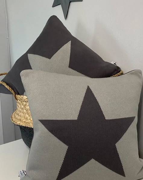 Star Themed Room Decor, Throw Pillows Bedroom Aesthetic, Live In Italy, Star Room, Star Bedroom, Star Core, Star Pillow, Star Decor, Star Cushion