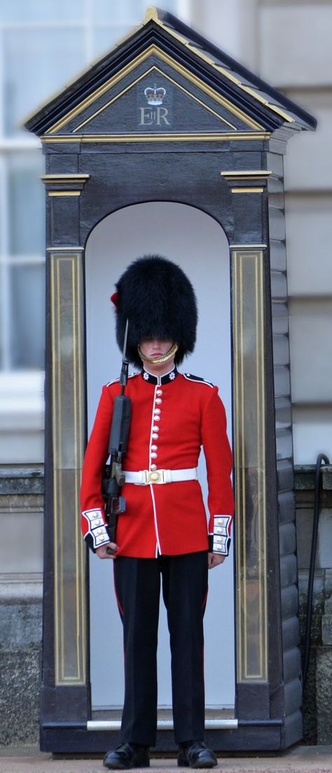 British Guard, Royal Guards, Coldstream Guards, Guard House, Honor Guard, London Tattoo, Larp Costume, Royal Guard, Visit London