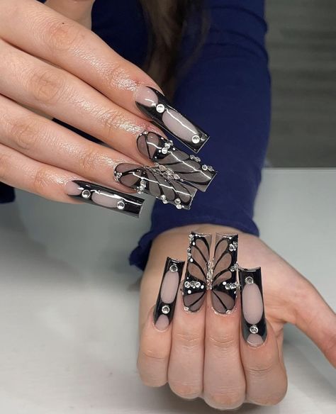 Black Nail Sets Butterfly, Butterfly Duck Nails, Cute Black Acrylic Nails, Butterfly Nails Black, Black Prom Nails Acrylic, White Lines On Nails, Black Butterfly Nails, Y2k Nails Black, Corset Nails