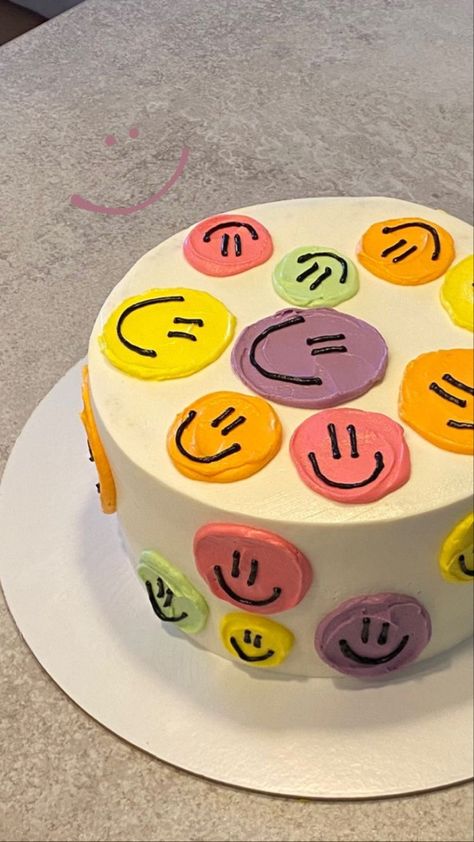 23 Cake Birthday, Smiley Face Birthday Cake, Photo Birthday Cake, Smile Cake, 23 Birthday Cake, Birthday Cake Images, Girl Birthday Cake, Rodjendanske Torte, 14th Birthday Cakes