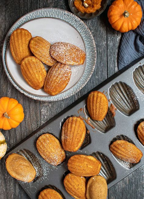 Pumpkin Madeleines Recipe, Pumpkin Spice Madeleines, Fall Madeleines, Banana Madeleines, Pumpkin Madeleines, Madeleine Recipes, Madeleine Cake, Butter Mashed Potatoes, Madeleine Recipe