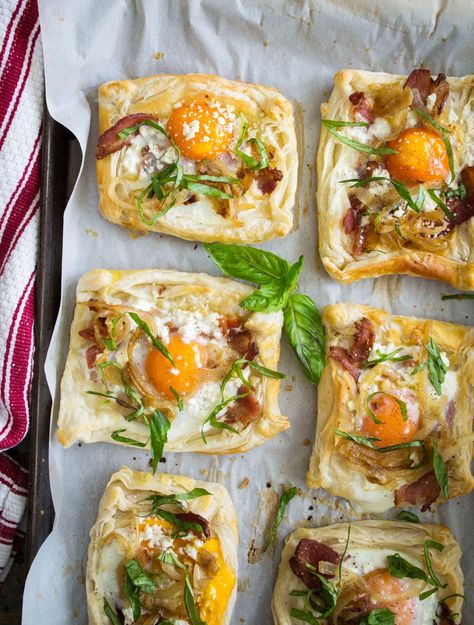 Goat Cheese Breakfast, Breakfast For Dinner Ideas, Breakfast Pastry Recipes, Breakfast Catering, Cheese Puff Pastry, Cheese Pastry, Cheese Breakfast, Breakfast Pastries, Bacon Egg