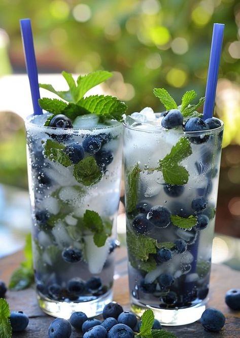 Recipe - COCKTAIL - Tito's Blueberry Coconut Mojito Blueberry Mojito Recipe, Shots Alcohol Recipes, Blueberry Drinks, Blueberry Cocktail, Classic Mojito, Blueberry Vodka, Coconut Mojito, Blueberry Mojito, Pineapple Punch