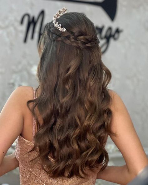 #kellyzhang #kellyzhangstudio #kellyzhangteam #wedding #bride #bridal #makeup #hair #romantic #elegant #natural #cosmetics #makeupartist #mua #makeupartistla #pasadena #makeuplook #makeover #hairstylist #modern #romantic #natural Debut Hairstyles, First Communion Hairstyles, Sweet 16 Hairstyles, Communion Hairstyles, Birthday Hairstyles, Quinceanera Hairstyles, Quince Hairstyles, Trendy Hairstyle, Homecoming Hair