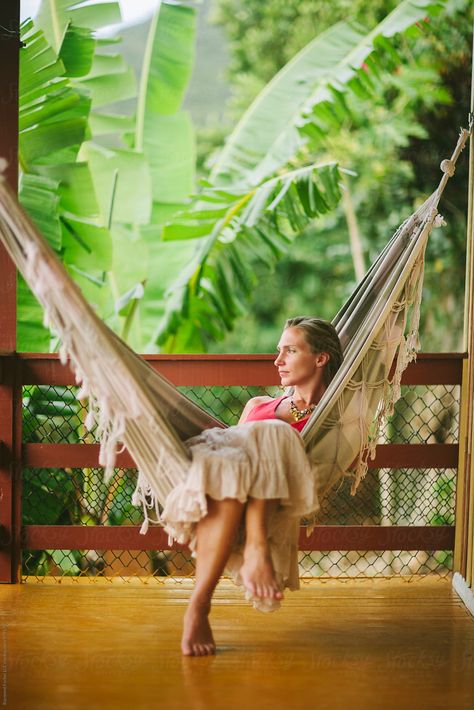 Hammock Pictures, Hammock Poses Photo Ideas, Hammock Senior Pictures, Hammock Photoshoot, Hammock Photography, Cute Hammock Pics, Reading In A Hammock, Laying In Hammock, Hammock Photos