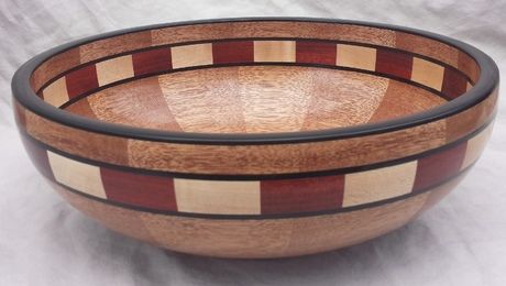 Mahogany Segmented Bowl - FineWoodworking Segmented Bowls, Segmented Bowls Patterns, Unique Woodworking, Chip And Dip Bowl, Lathe Projects, Dip Bowl, Wood Turning Projects, Bowl Designs, Fine Woodworking