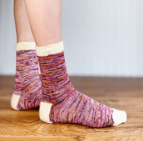 Magic Loop Knitting, Basic Socks, Sock Knitting Pattern, Knitted Socks Free Pattern, Texture Socks, Womens Knitting Patterns, Knitting Patterns Free Beginner, Crochet Shoes Pattern, Easy Knitting Projects