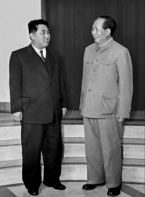 Kim Il-sung Mao Zedong Ww2 Leaders, Kim Il Sung, Korean Army, China History, Mao Zedong, Cute Disney Characters, People's Liberation Army, Chinese Warrior, Good Morning Gif