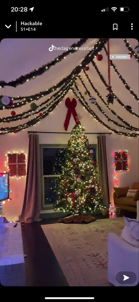 Christmas Ceiling Decorations Ideas, Christmas Cubicle Decorations, Christmas Ceiling Decorations, Christmas Lights Inside, Colored Christmas Lights, Indoor Christmas Lights, Christmas Decorations Apartment, Diy Christmas Lights, Hanging Christmas Lights