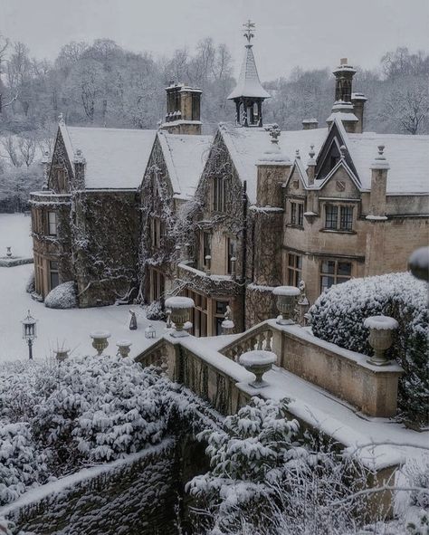 dark academia / dark academia aesthetic / dark academia winter / academia aesthetic / light academia / winter / castle / mansion Manor Aesthetic, Academia House, Mansion Aesthetic, Castle Combe, Castle Aesthetic, Dark Academia Aesthetic, Academia Aesthetic, Light Academia, Winter Aesthetic