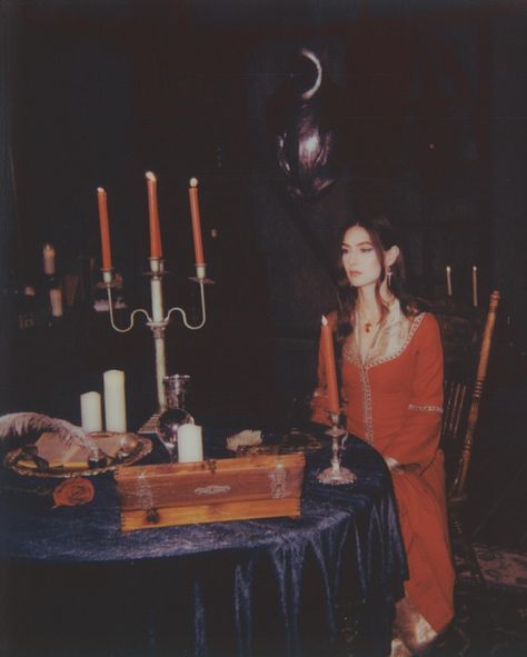 film stills and super8 bts footage of the lovely @weyesblood for Twin Flame directed by @ambarbecutie 🕯️ Stylist : @lindseyhartman Hair … | Instagram Dark Fairy Outfit, Weyes Blood, Blood Wallpaper, Autumn Witch, Cool Album Covers, In The Darkness, Season Of The Witch, Dream Girl, Photo Projects