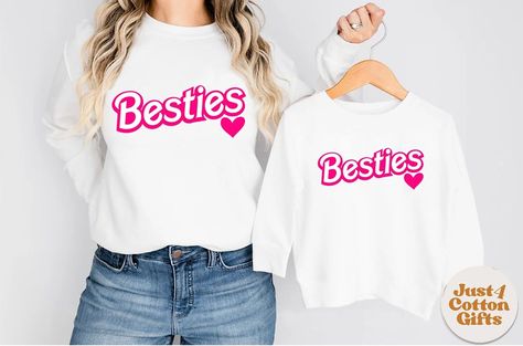 Matching Holiday Outfits, Elegant Sweatshirt, Diy Sweatshirt, Mommy And Me Outfits, Cotton Gifts, Family Matching, Cotton Blouses, Mommy And Me, Holiday Outfits