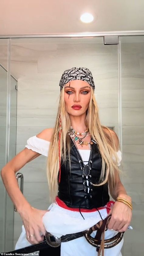 Candice Swanepoel Halloween, Candice Swanepoel Dress, Shiver Me Timbers, Victorias Secret Models, Pirate Costume, Candice Swanepoel, Halloween Spirit, Spirit Halloween, Ariel